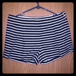 J Crew Shorts navy blue / white